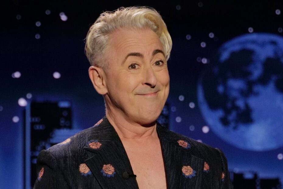 **Alan Cumming Propõe Donald Trump como Convidado em "The Traitors"** Trump no reality show? O caos político se encontra com o entretenimento!