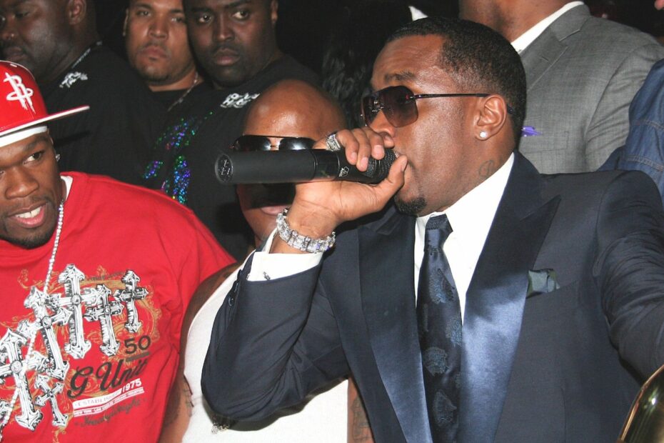 **A Reação de 50 Cent à Sentença de Diddy** 50 Cent zomba de Diddy após condenação de 4 anos e meio