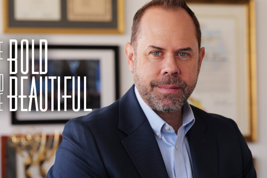 Casey Kasprzyk É Promovido a Produtor Executivo de 'The Bold and the Beautiful' Caso Casey Kasprzyk Revolucione "The Bold and the Beautiful" como o Primeiro Produtor Executivo Fora da Família Bell
