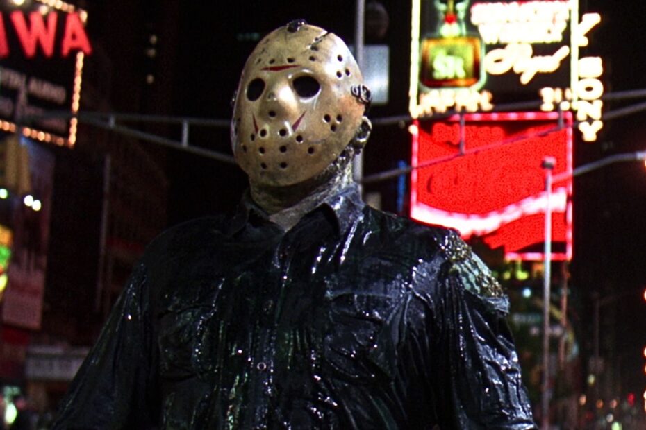 Showrunner de ‘Friday the 13th’ Revela Ligação Inesperada com Outra Série Prequela Muito Esperada Conexão Surpreendente entre Crystal Lake e It: Welcome to Derry