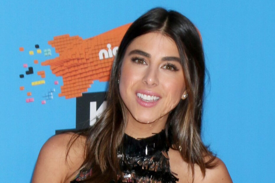 Daniella Monet Retorna em Novo Spinoff de "Victorious" para a Netflix Daniella Monet brilha em nova série de Vitória na Netflix!