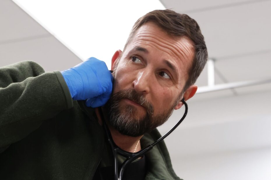Noah Wyle Fala Sobre Rumores de Celebridades em “The Pitt” Temporada 2 Noah Wyle Revela Segredos da Segunda Temporada de The Pitt