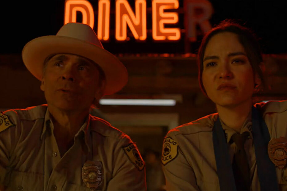 ‘Dark Winds’: Quarta Temporada Chega Com Novidades e Teaser Revelador "Temporada 4 de Dark Winds: A Caçada por uma Menina Desaparecida Leva os Heróis a Los Angeles"