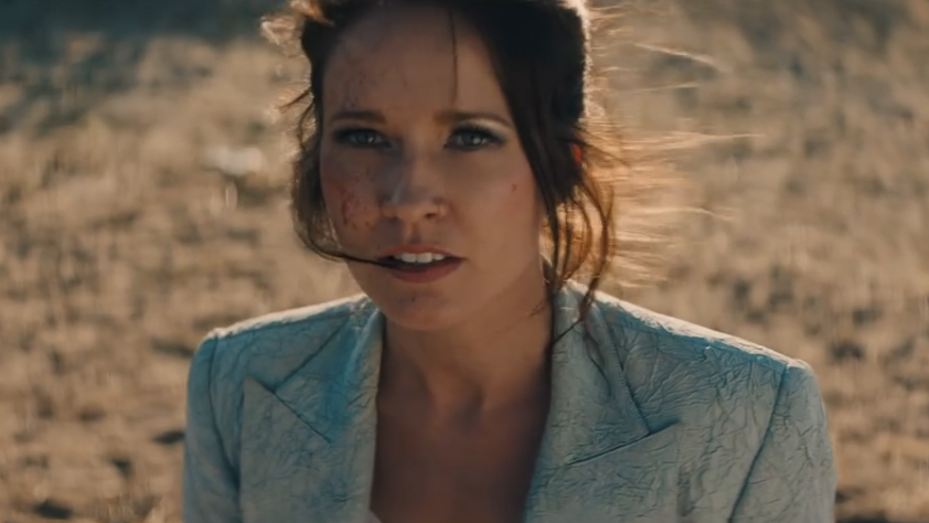Anna Camp assume o controle da sua carreira com Neo-Dome Anna Camp Rompe Barreiras com 'Neo-Dome' e Encoraja Atores a Criar Suas Próprias Oportunidades