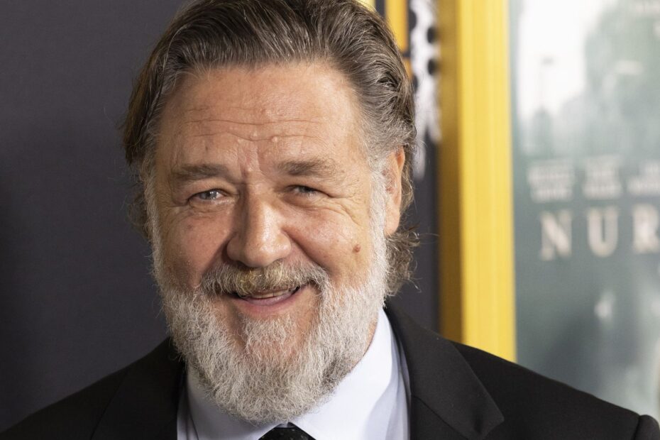 A Reunião Notável de Russell Crowe e Henry Cavill: Uma História de Conexões e Destinos Destinos Entrelaçados: A Surpreendente Amizade de Crowe e Cavill