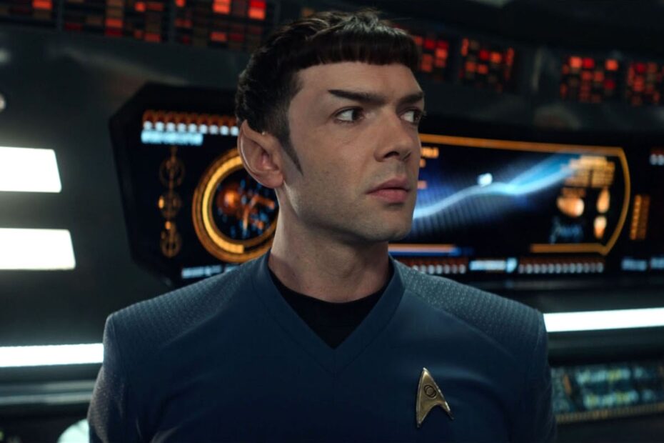 Ethan Peck Compartilha Medos Sobre Episódios Inovadores em Star Trek: Strange New Worlds Ethan Peck e os Desafios de Reviver Spock em Novas Aventuras