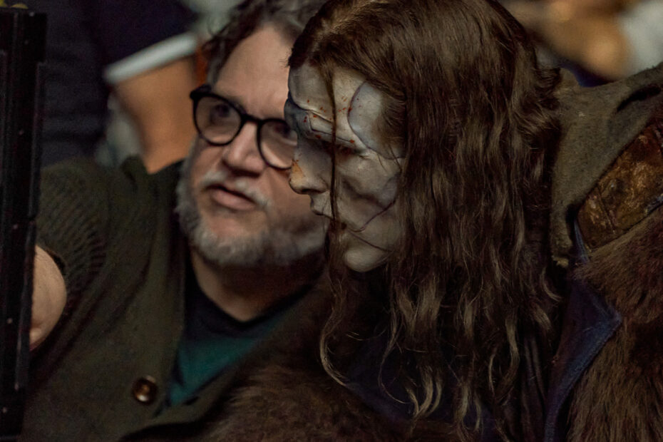 Um Olhar sobre a Relação de Guillermo Del Toro com Frankenstein e A Espinha do Beehive Frankenstein e A Espinha do Beehive: O Monstro da Infância