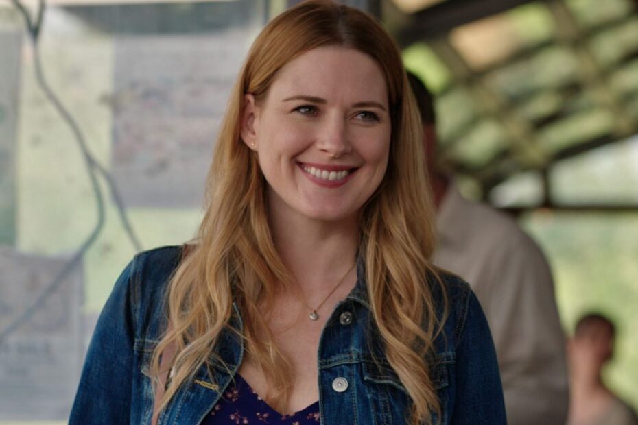 Alexandra Breckenridge Brilha em Novo Filme de Natal na Netflix, ‘My Secret Santa’ Natal encantado: Alexandra Breckenridge brilha em novo filme