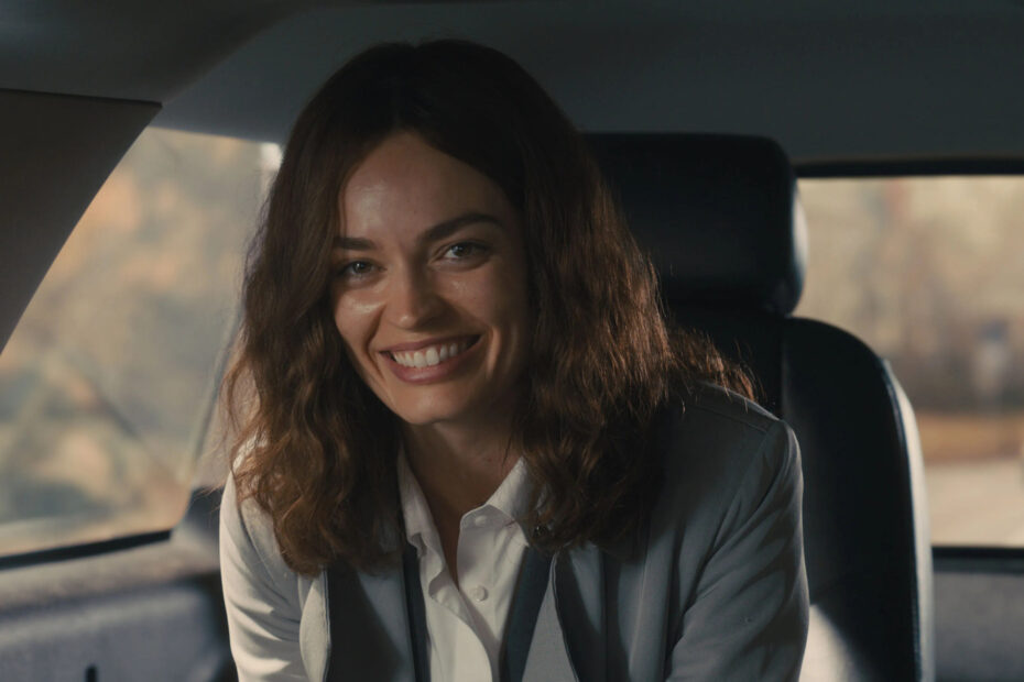 Review de "Ella McCay": A Volta de James L. Brooks ao Melodrama Clássico A Ascensão de Ella McCay e o Legado de James L. Brooks