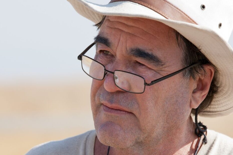 Oliver Stone e sua Conexão Pessoal com o Cinema de Guerra A Guerra e a Arte: A Conexão Pessoal de Oliver Stone