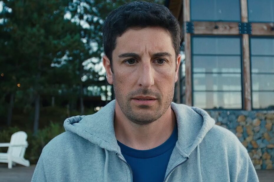 Jason Biggs Lança Comédia Inusitada em Seu Primeiro Longa como Diretor Amor, Crime e Confusões: A Comédia de Biggs na Direção