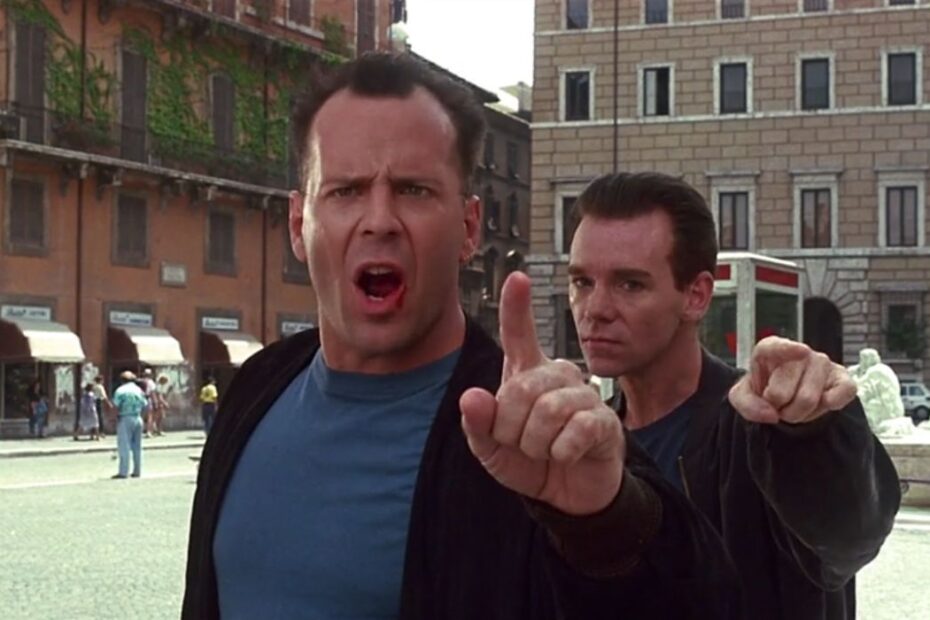 Bruce Willis e seu maior fracasso: Hudson Hawk agora disponível de graça Hudson Hawk: O Fracasso que se Tornou Clássico Cult