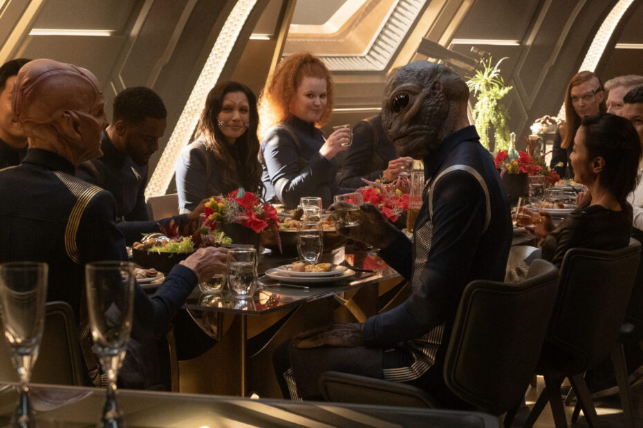 Os 10 Melhores Episódios de Star Trek para Assistir Durante as Festas Ondas de Estrela: Episódios Festivos para Reunir Famílias