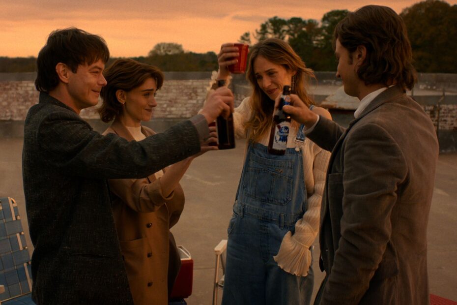 Charlie Heaton fala sobre o fim da relação Jonathan e Nancy em Stranger Things e explica por que a decisão faz sentido Charlie Heaton aprova término de Nancy e Jonathan em Stranger Things