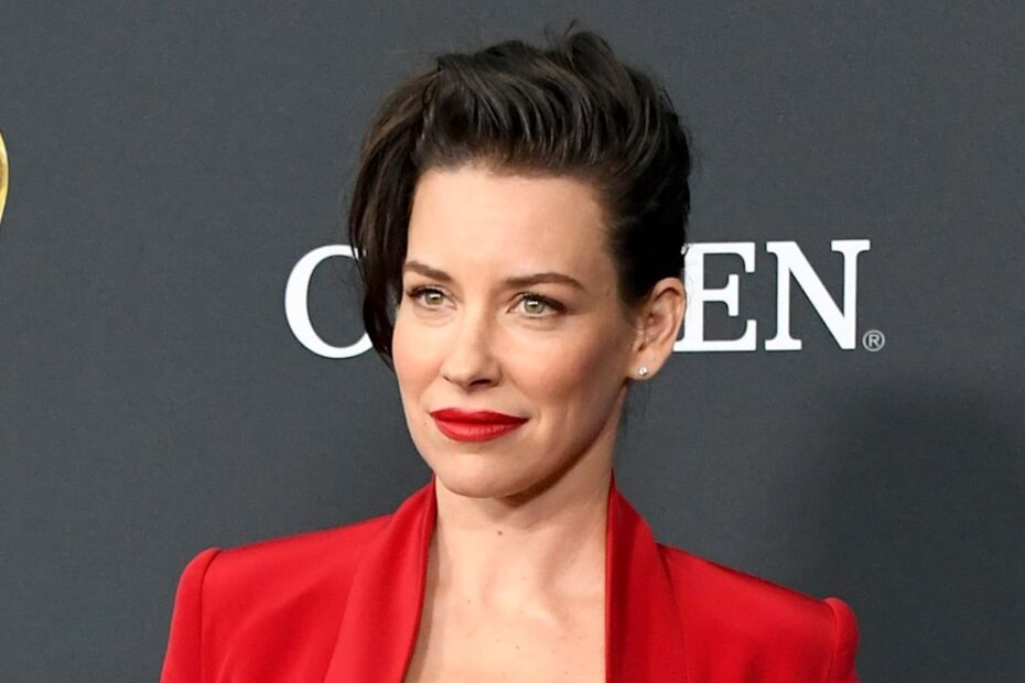 Evangeline Lilly Revela que Sofreu Danos Cerebrais Após Queda Grave Evangeline Lilly revela sequelas de queda: o impacto na vida dela