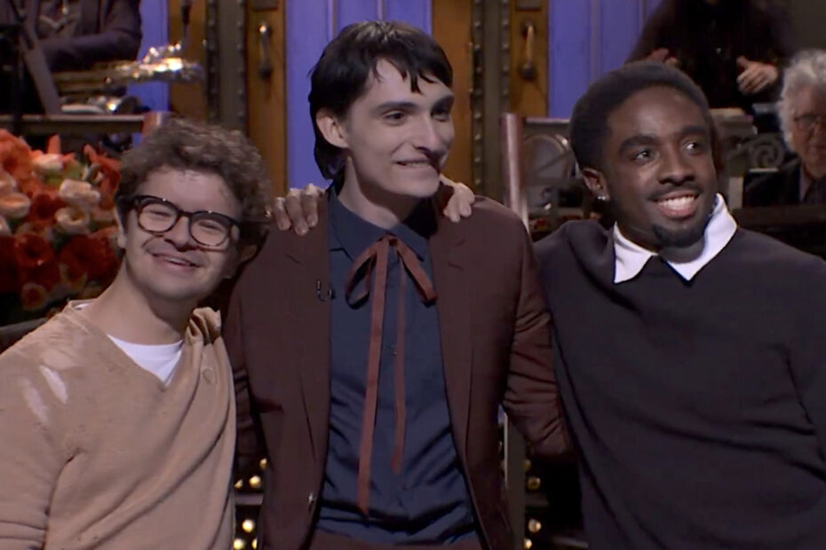 Finn Wolfhard Celebra a Transição para a Vida Adulta no SNL Finn Wolfhard e a Festa de Adolescente com os Amigos de Stranger Things