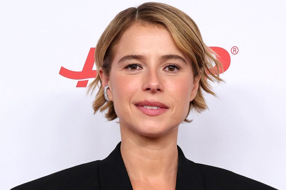 Jessie Buckley: Uma Estrela Brilhando Antes de 'Hamnet' Jessie Buckley: A Ascensão de uma Estrela no Cinema Moderno