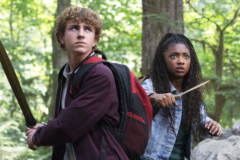 ‘Percy Jackson’ é um Sucesso, Mas a Série ‘The Kane Chronicles’ Merece Seu Próprio Espelho "Mitologia Egípcia em Foco: O Valor de Kane Chronicles"