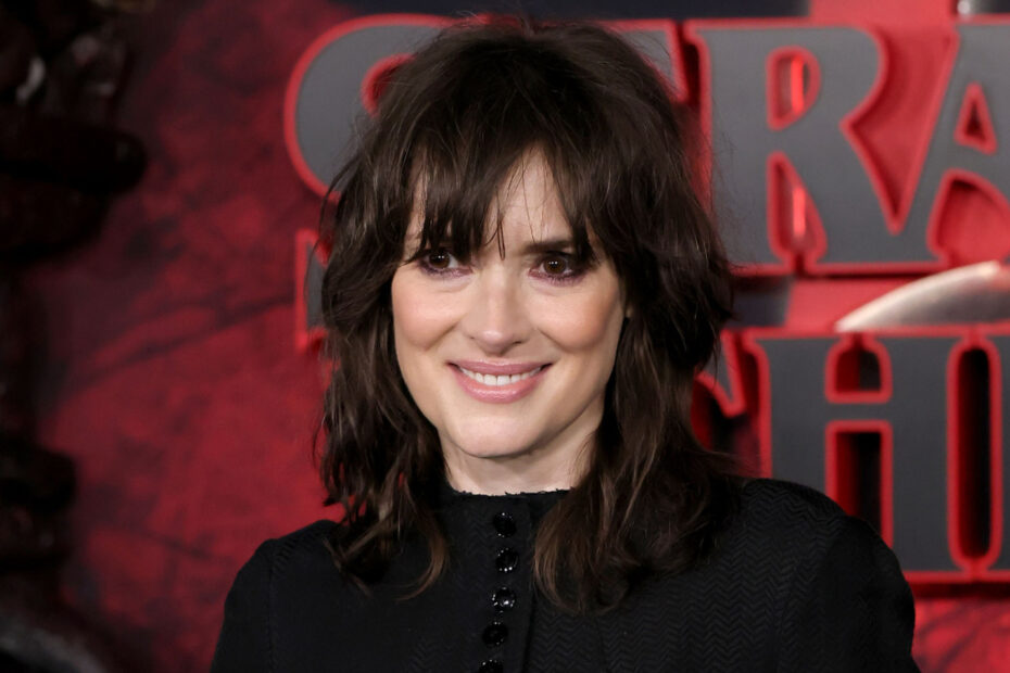 Winona Ryder e sua Condição para Entrar em Stranger Things O segredo que Winona Ryder impôs para estrelar Stranger Things