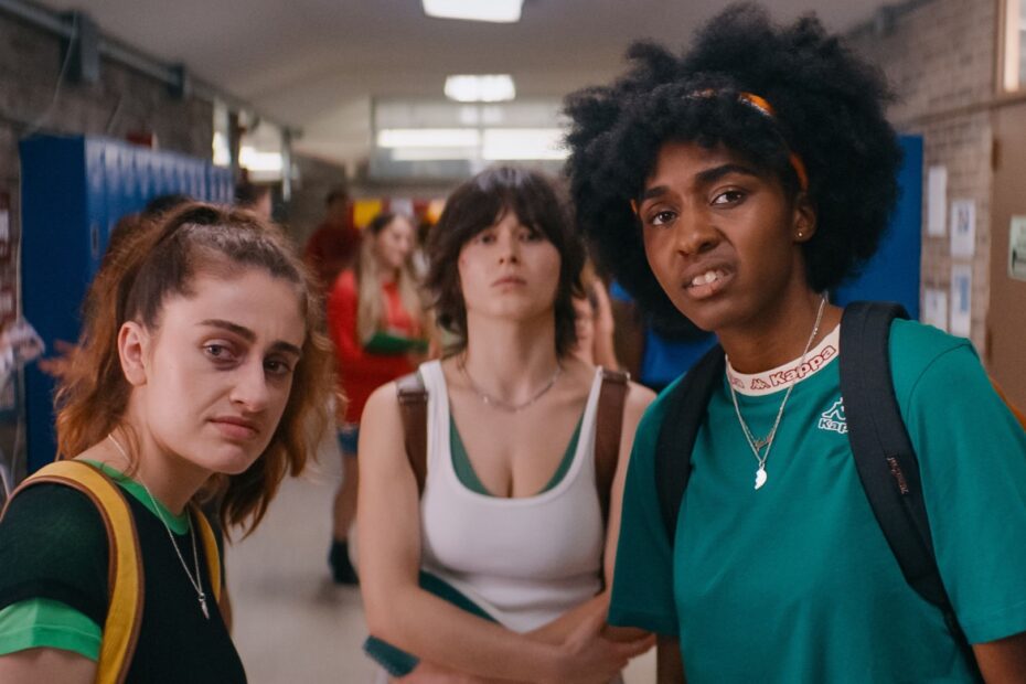 Gen Z Revoluciona Fight Club com Comédia Ácida em ‘Bottoms’, Disponível Gratuitamente no Tubi Por Tempo Limitado Bottoms, a nova versão de Fight Club, agora de graça no Tubi