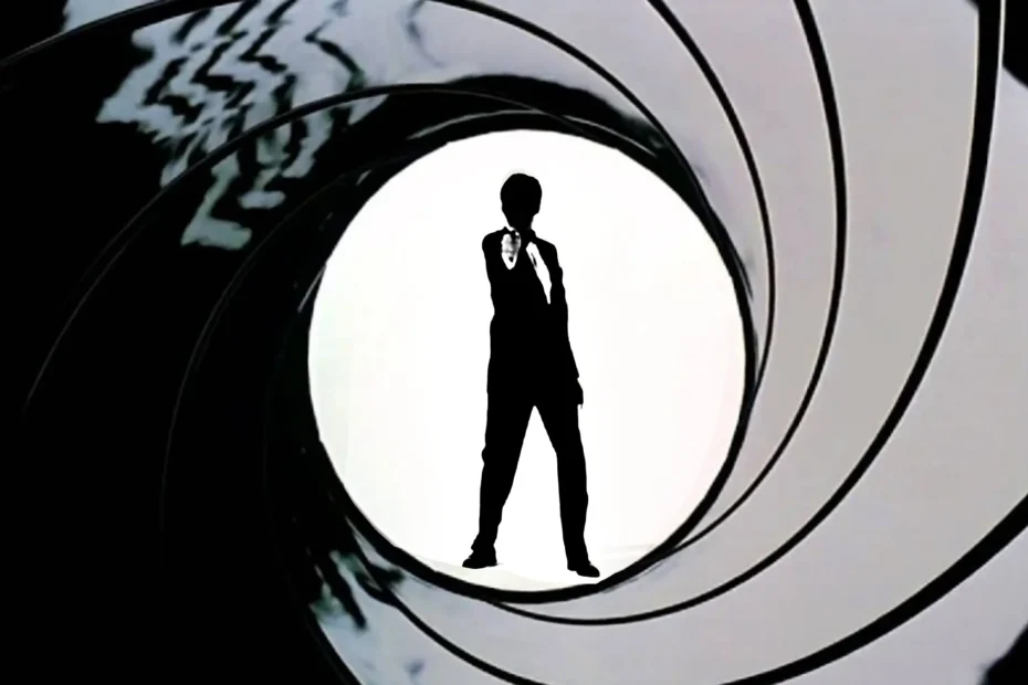 Callum Turner é o favorito para ser o novo James Bond