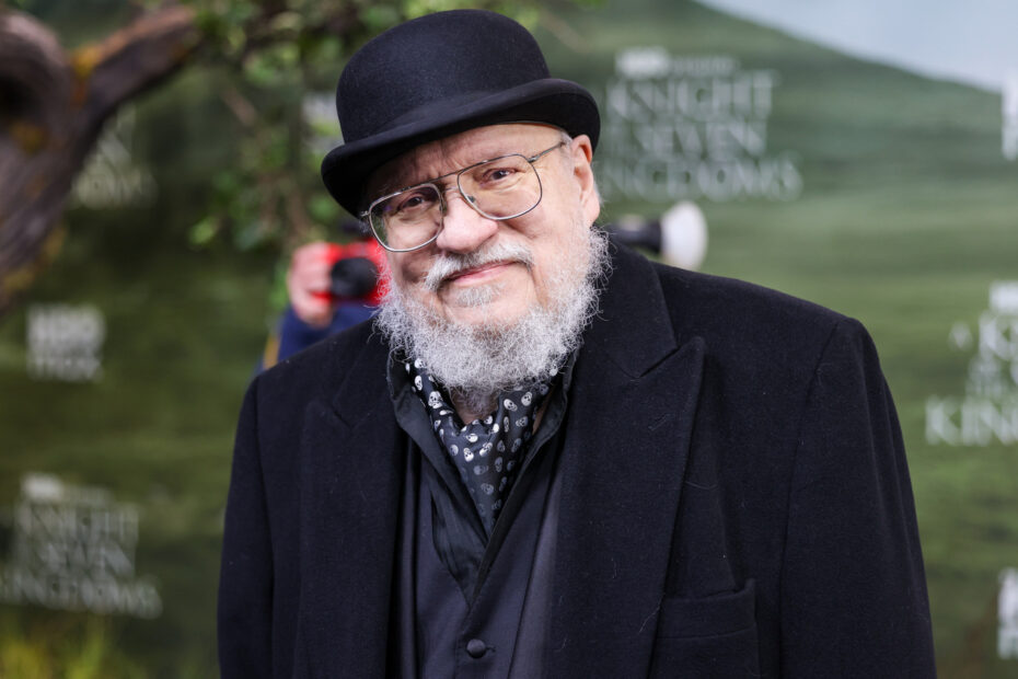George R.R. Martin Revela Censura que Prejudicou Personagem de Ron Perlman em "Beauty and the Beast" Censura moldou Vincent: George R.R. Martin revela sua frustração