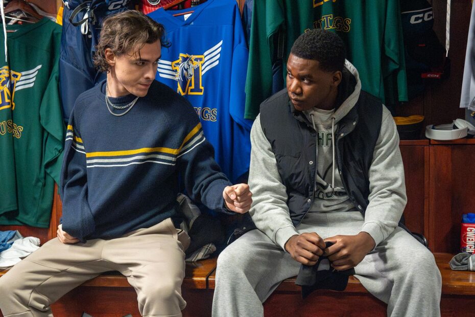 YOUNGBLOOD: HOCKEY PLAYERS BOND IN REMAKE OF 1986 SPORTS MOVIE CLASSIC Hóquei e redenção: a nova era de Youngblood nas telonas