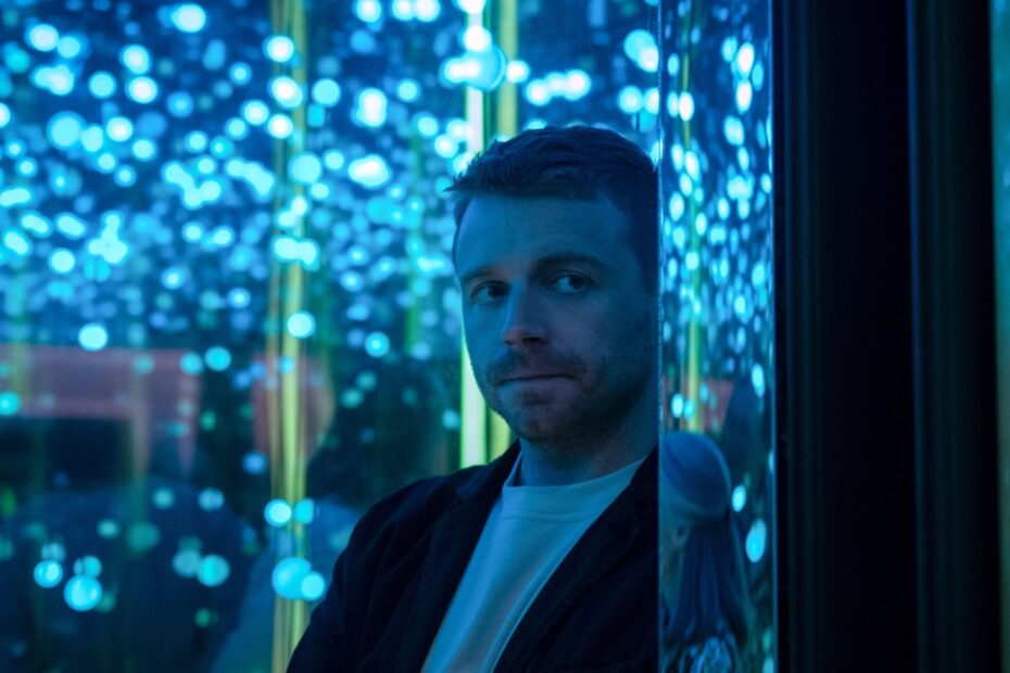 Jack Lowden Troca Gary Oldman por Colin Firth em Nova Série de Mistério da Apple TV+ Mistério em Berlim: Jack Lowden e Colin Firth em Dupla Imbatível