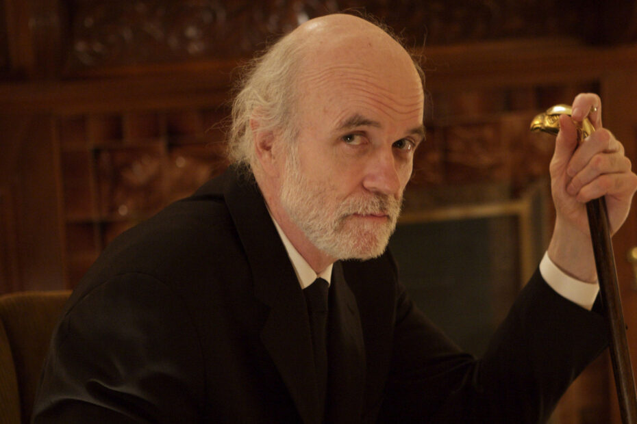 O Legado de Tom Noonan: Um Ícone do Cinema e da Televisão de Gênero O legado memorável de Tom Noonan no cinema de gênero