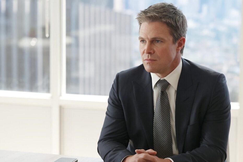 Stephen Amell Assume a Responsabilidade pela Cancelamento de "Suits LA" Stephen Amell assume culpa pelo cancelamento de Suits LA