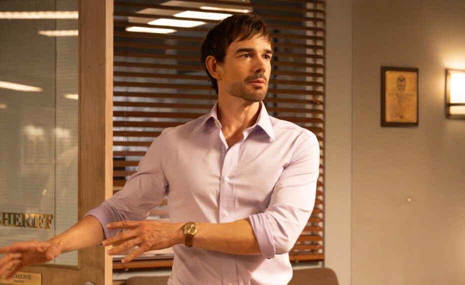 ‘Sheriff Country’: Christopher Gorham revela o destino de Travis e a complexa relação com Mickey Travis e Mickey enfrentam dilemas emocionais em Sheriff Country