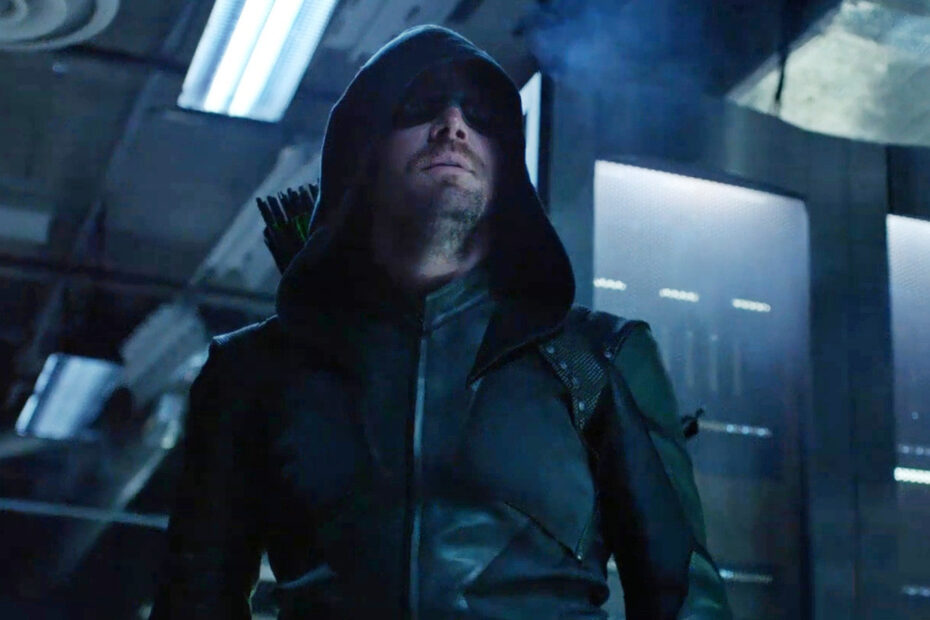 Stephen Amell revela a inspiração por trás de Arrow: um marco no universo dos super-heróis A influência de The Dark Knight na criação de Arrow desvendada