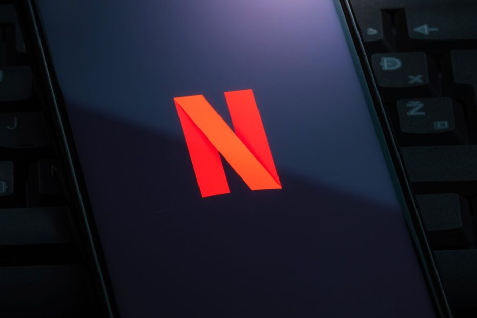 Netflix sempre foi um celeiro para produções inovadoras e ousadas, e "The Dark Crystal: Age of Resistance" é um exemplo perfeito disso. No entanto, a série, que conquistou um público ao apresentar um mundo rico em detalhes e uma narrativa envolvente, teve uma vida curta, permanecendo apenas uma temporada. Por que isso ocorreu? Vamos explorar essa obra-prima da ficção científica que merecia mais. A magia de The Dark Crystal: Age of Resistance que merece ser redescoberta