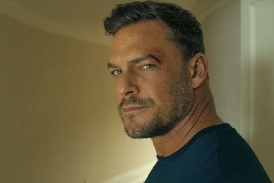 Alan Ritchson: O Novo Herói de Ação da Netflix que Supera Jack Reacher Alan Ritchson redefine o herói de ação em War Machine