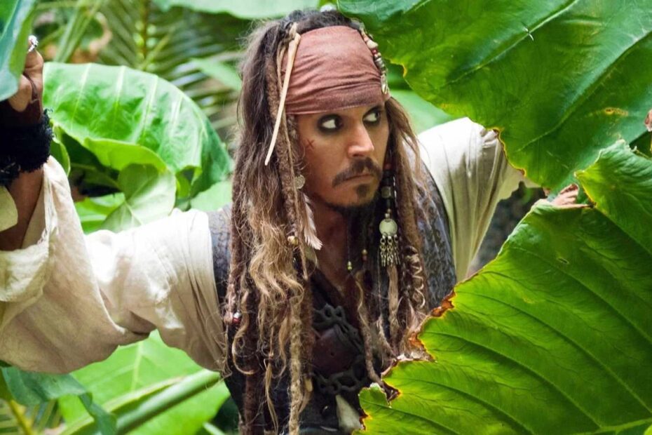 **8 Coisas que Você Descobre ao Reassistir Todos os Filmes de Piratas do Caribe** Descubra os segredos por trás de Piratas do Caribe ao reassistir