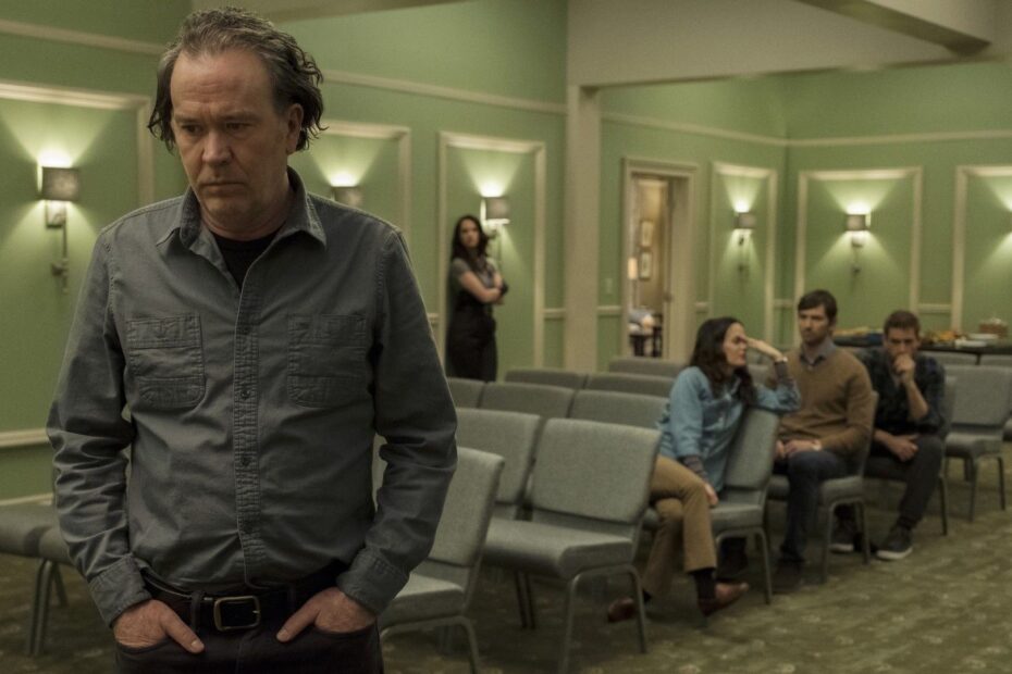 Mike Flanagan entregou uma obra-prima em “Two Storms”, o episódio mais devastador e memorável de “The Haunting of Hill House” Two Storms: A genialidade emocional do terror em Hill House