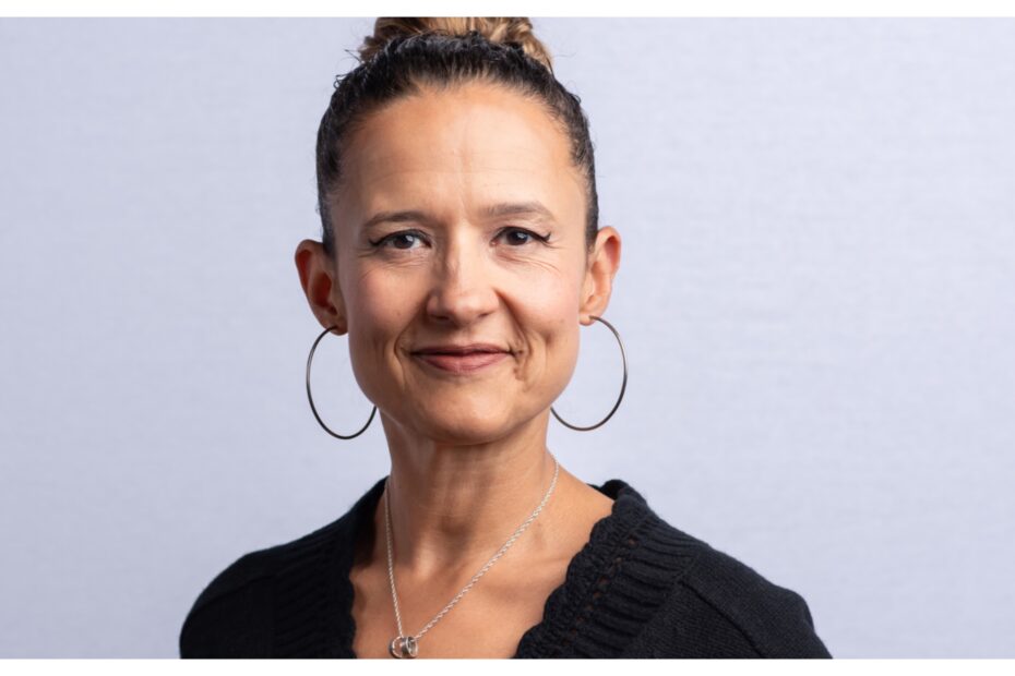 Hollywood em Retrocesso: A Crítica de Caroline Hollick sobre Representação Feminina Hollywood em Recuo: A Nova Crítica de Caroline Hollick à Representação Feminina