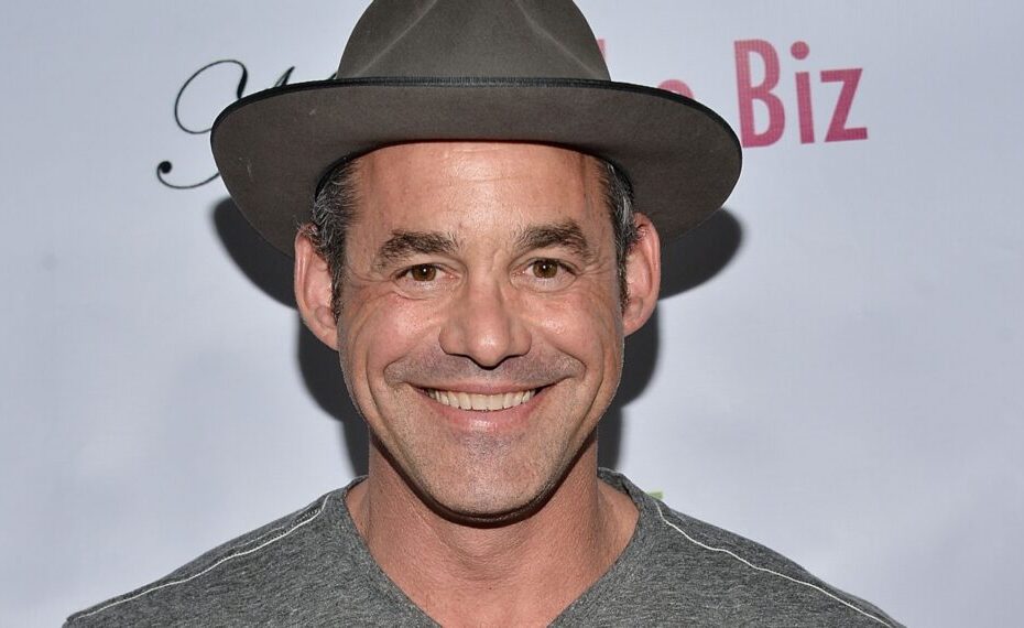 Nicholas Brendon, conhecido por seu papel icônico em Buffy the Vampire Slayer, morre aos 54 anos Nicholas Brendon, o Xander de Buffy the Vampire Slayer, morre aos 54 anos