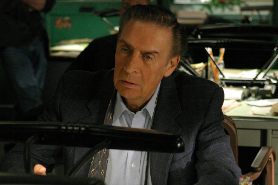 A Trajetória de Jerry Orbach e o Legado de Lennie Briscoe em Law & Order O legado de Jerry Orbach e a influência de Lennie Briscoe na TV