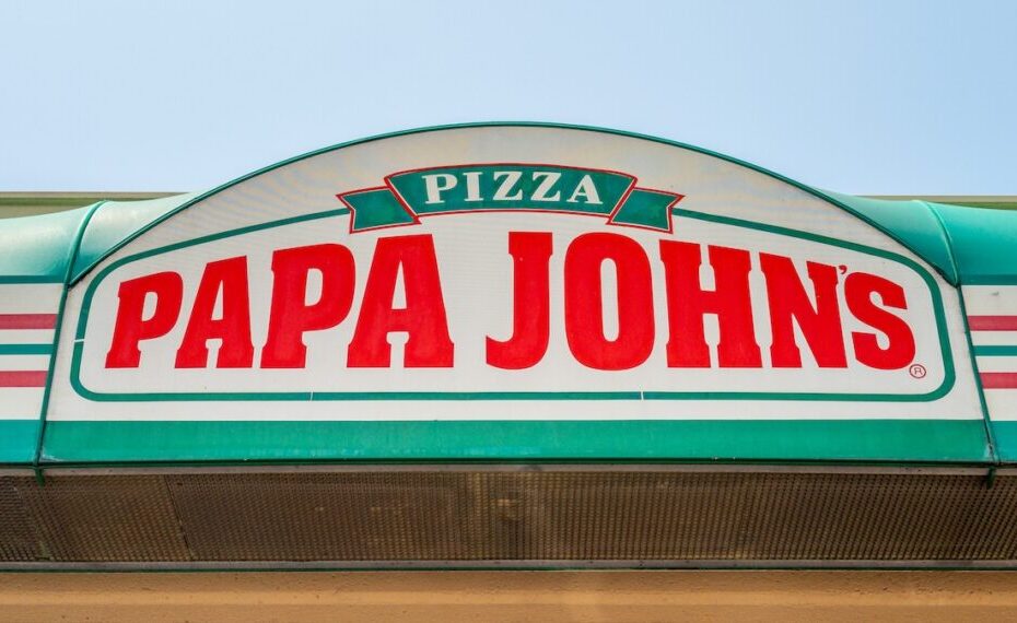Papa John’s anuncia fechamento de 300 lojas nos EUA até 2027 e corta 7% do quadro corporativo Papa John's enfrenta crise e fecha 300 lojas até 2027