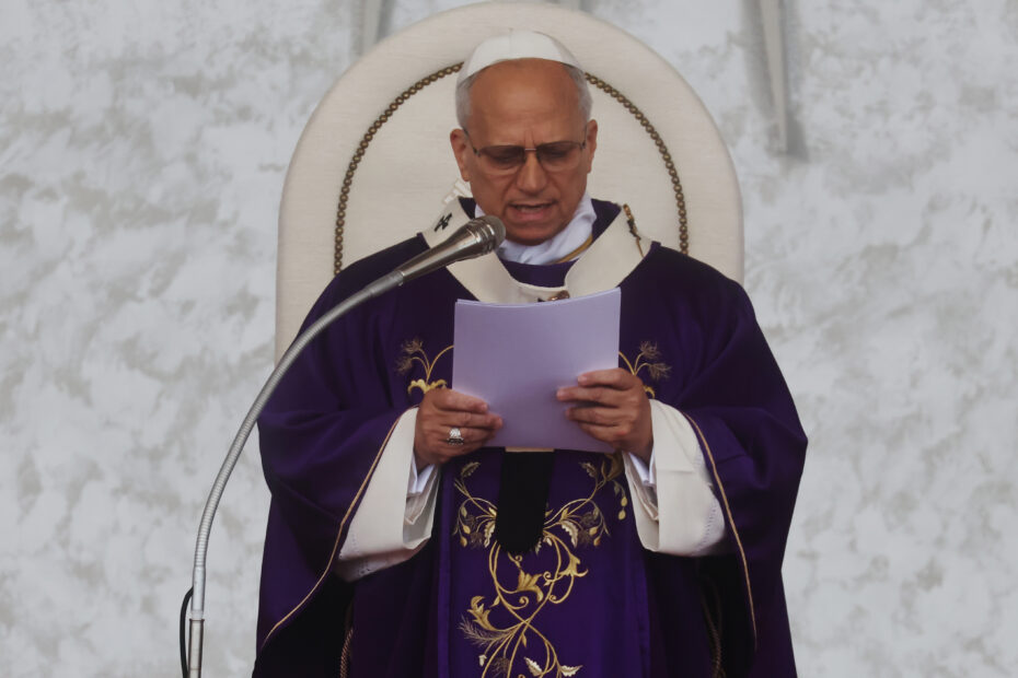 Pope Leo e a Crítica à Mídia Durante o Conflito Irano-Americano Papa Leo alerta sobre a responsabilidade da mídia em tempos de guerra