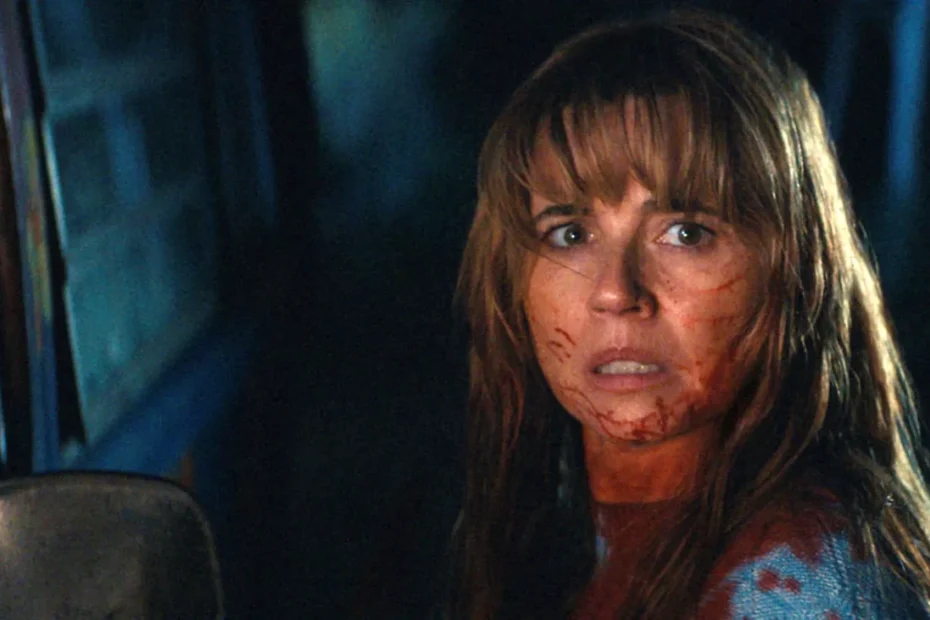 A famosa saga slasher criada nos acampamentos retorna com uma roupagem totalmente renovada e surpreendente. Os fãs aguardavam ansiosos por novidades sobre o universo assustador de crystal lake. A nova série de televisão promete expandir a mitologia clássica com profundidade dramática inédita. A surpresa maior veio através da avaliação da crítica especializada internacional. O resultado superou todas as expectativas pessimistas associadas à marca tradicional. crystal lake