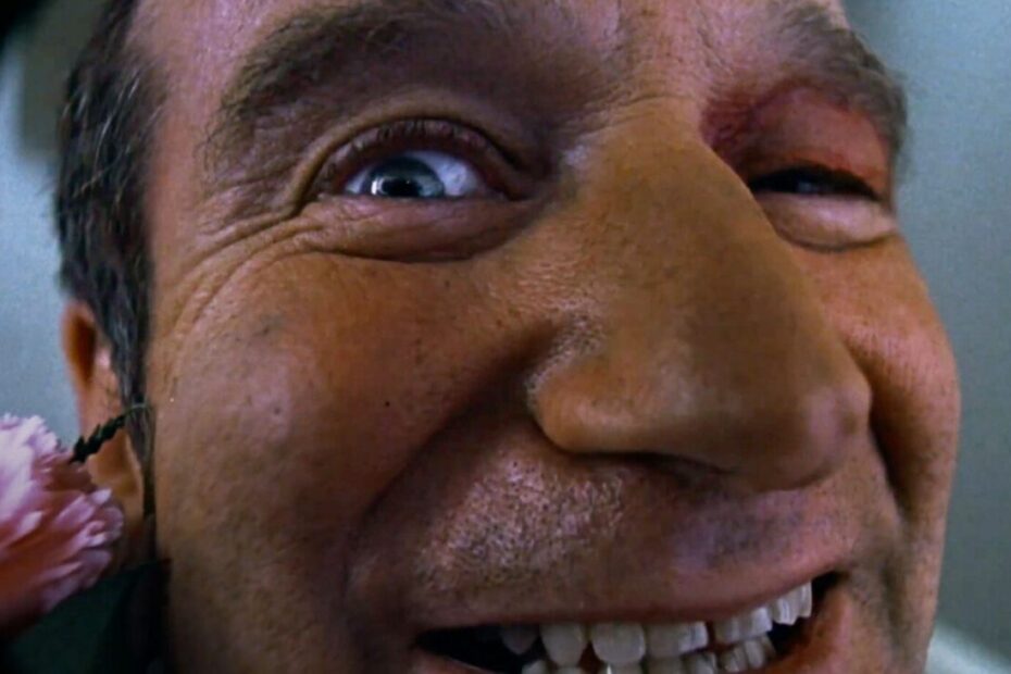 Dirigido por Danny DeVito, o filme é uma sátira ácida sobre os bastidores da televisão infantil. A produção custou cerca de 50 milhões de dólares e arrecadou apenas 8,3 milhões nas bilheterias mundiais. A recepção da crítica foi implacável, com o famoso crítico Roger Ebert classificando a obra como uma das piores do ano. Robin Williams liderava o elenco interpretando um apresentador infantil desgraçado, entregando uma performance verdadeiramente intensa. robin williams