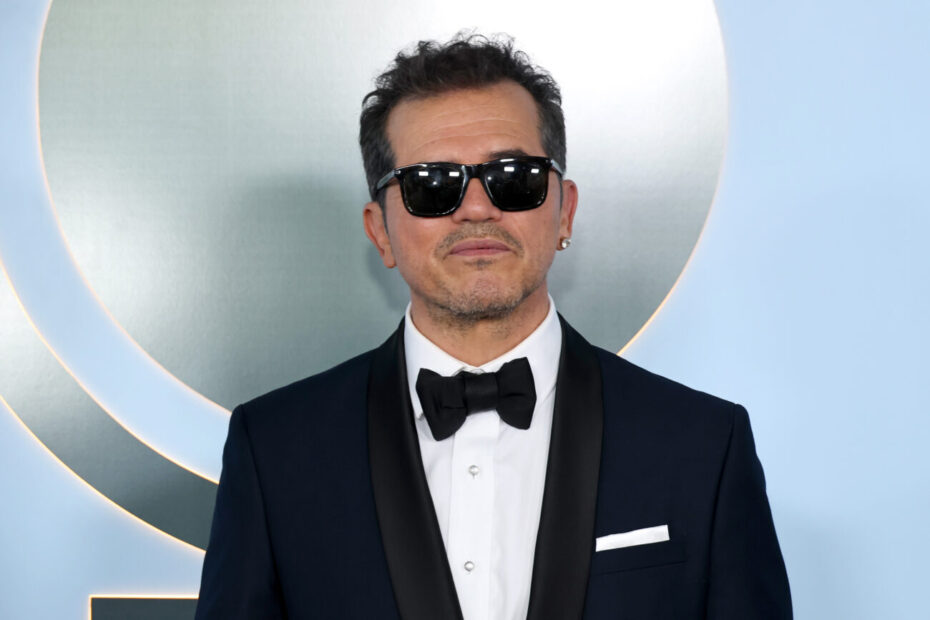 O ator John Leguizamo assumiu o posto de produtor executivo em Cyclovia, um novo e aguardado documentário de longa-metragem focado na profunda relação da Colômbia com o ciclismo. Dirigido pelo premiado Finlay Pretsell, vencedor do BAFTA, o projeto foi gravado em cinco regiões diferentes do país sul-americano e conta com a mesma equipe de produção por trás de obras aclamadas como O Ato de Matar (The Look of Silence), A House Made of Splinters e Alis. John Leguizamo entra em doc sobre ciclismo colombiano