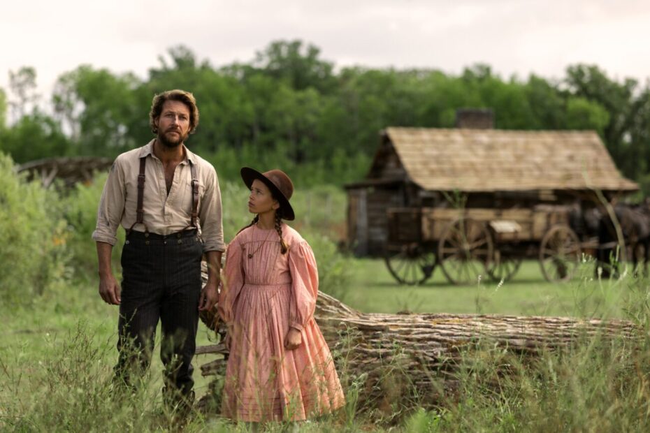Para quem já maratonou a primeira temporada da releitura de Little House on the Prairie na Netflix, a boa notícia é que a segunda temporada já está a caminho. O projeto ganhou sinal verde para a renovação de forma bastante antecipada antes mesmo da estreia do primeiro ano em julho, mantendo o elenco e os criativos ativamente envolvidos na produção e na divulgação. Guia Completo da 2 Temporada de Little House on the Prairie